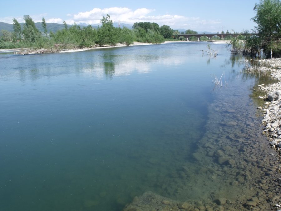 Der Vara-Fluss bei Piano di Follo in der Provinz La Spezia