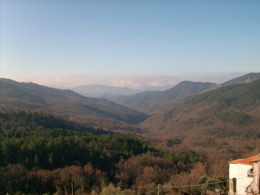 Panorama von Sasseta in Zignago im oberen Vara-Tal