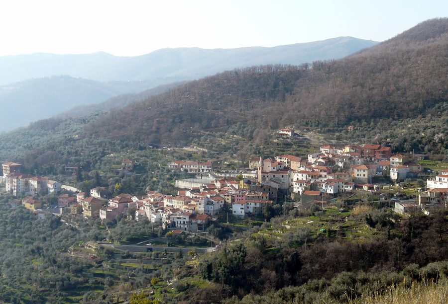 Panorama von Caravonica in Ligurien