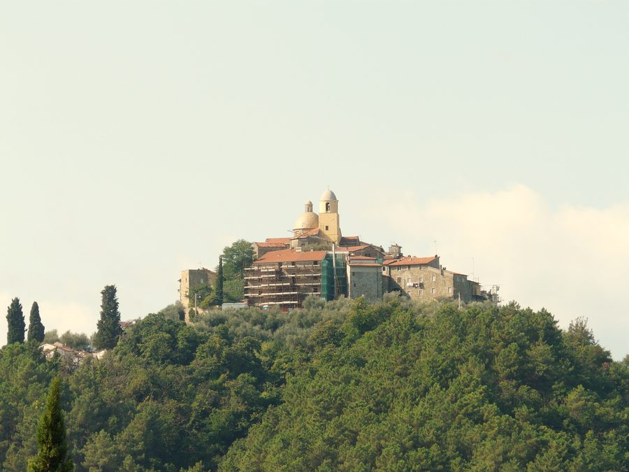 Panoramablick von Nicola über die ligurische Landschaft bis zum Meer