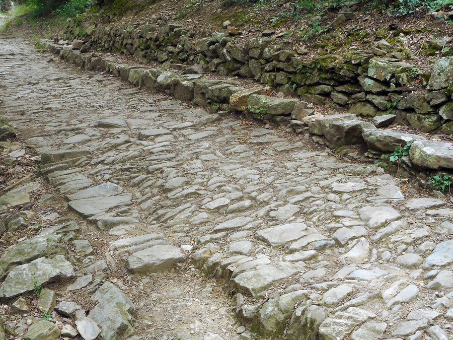 Erhaltenes Teilstück der Via Julia Augusta zwischen Albenga und Alassio
