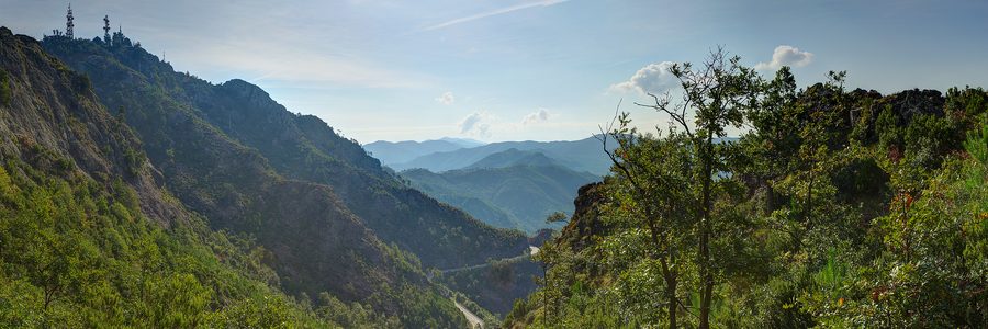 Panoramablick über das Val di Vara in Ligurien