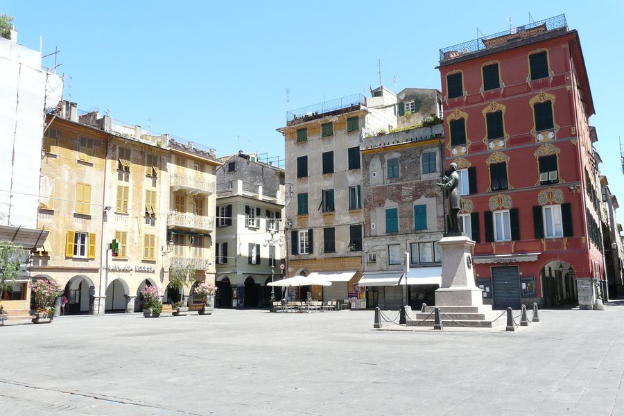 Piazza Giuseppe Mazzini in Chiavari, Ligurien