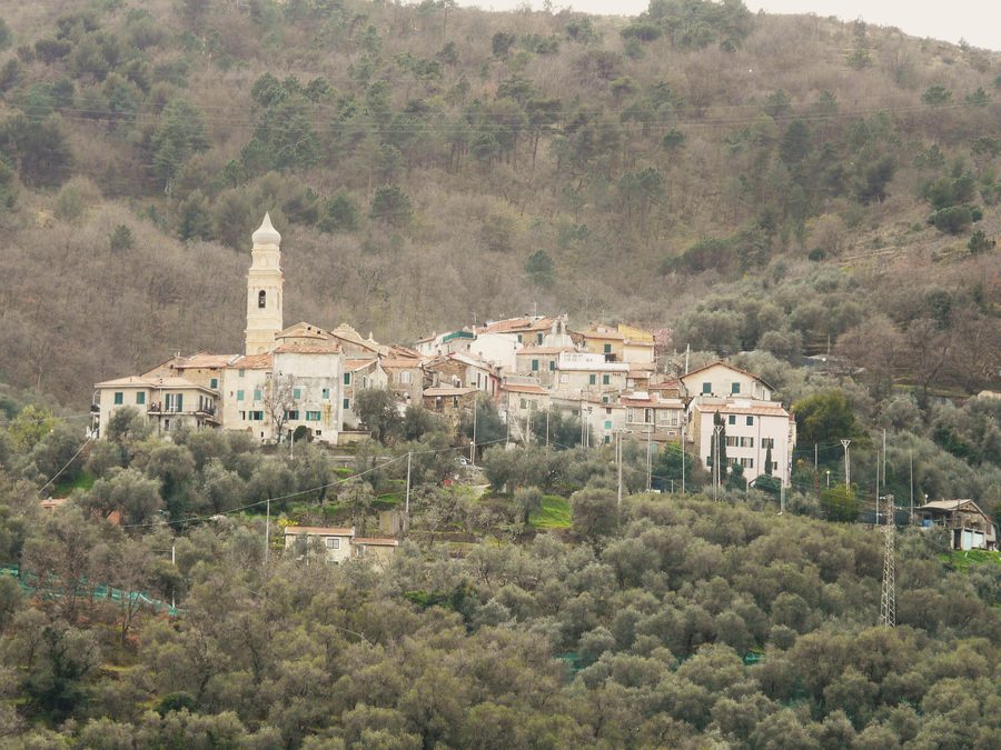 Panorama von Boscomare im Gemeindegebiet von Pietrabruna in Ligurien