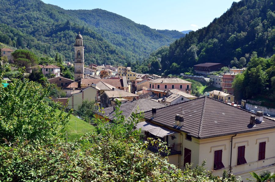 Panorama von Borzonasca in Ligurien