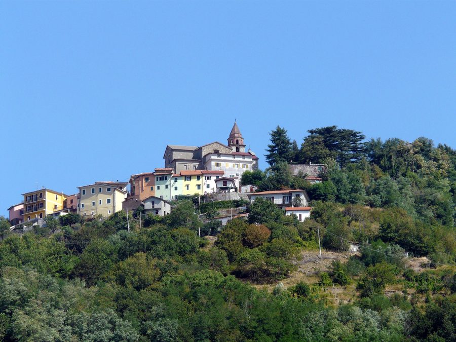 Panorama von Suvero in der Gemeinde Rocchetta di Vara