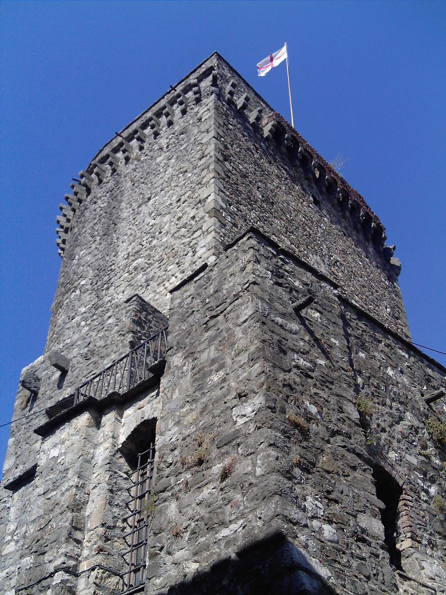 Turm des Castello Fieschi in Varese Ligure