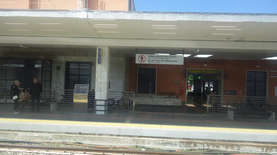 Bahnsteig des Bahnhofs La Spezia Centrale