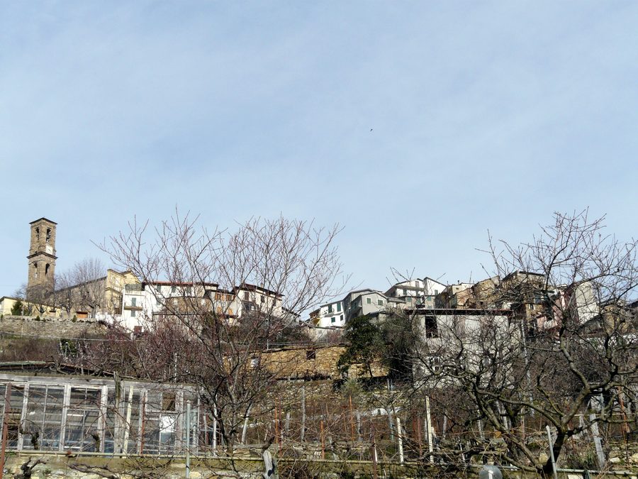 Ansicht von Carpasio in der Provinz Imperia in Ligurien