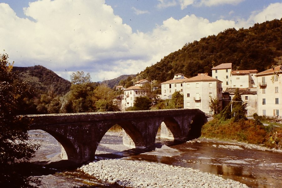Doria-Brücke über den Trebbia in Montebruno