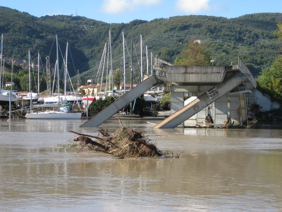 Colombiera-Brücke über den Fluss Magra bei Ameglia