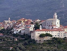 Diano Castello ist ein schöner Ort in Meeresnähe. Bis zum Strand im Golfo Dianes sind es etwa zwei Kilometer.