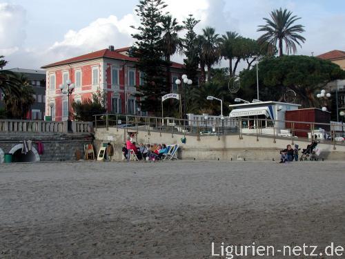 Strand-Picknick Diano Marina